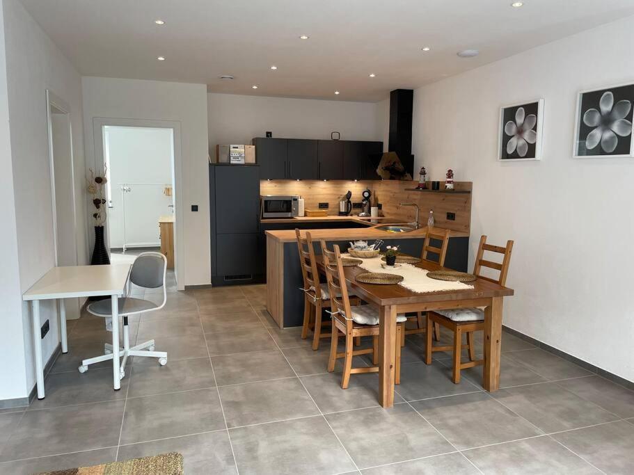 Gemuetliche, Topp Ausgestattete Ferienwohnung Bann Exterior photo