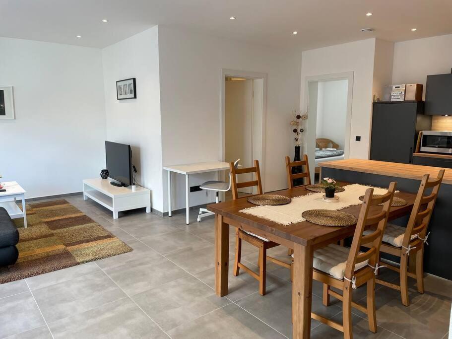 Gemuetliche, Topp Ausgestattete Ferienwohnung Bann Exterior photo
