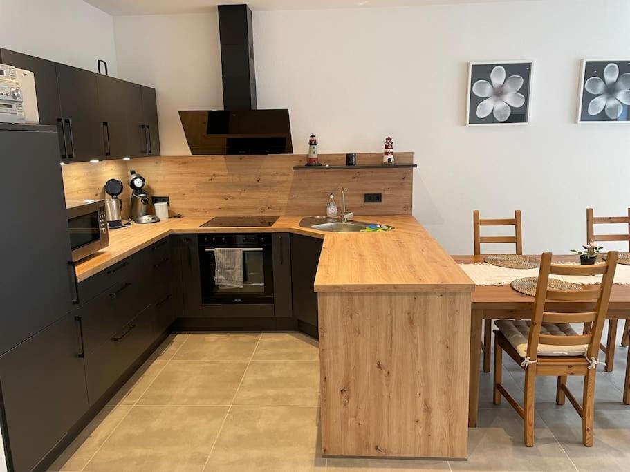 Gemuetliche, Topp Ausgestattete Ferienwohnung Bann Exterior photo